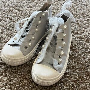 Stylish Gray High-Top Sneakers with Pearl Accents